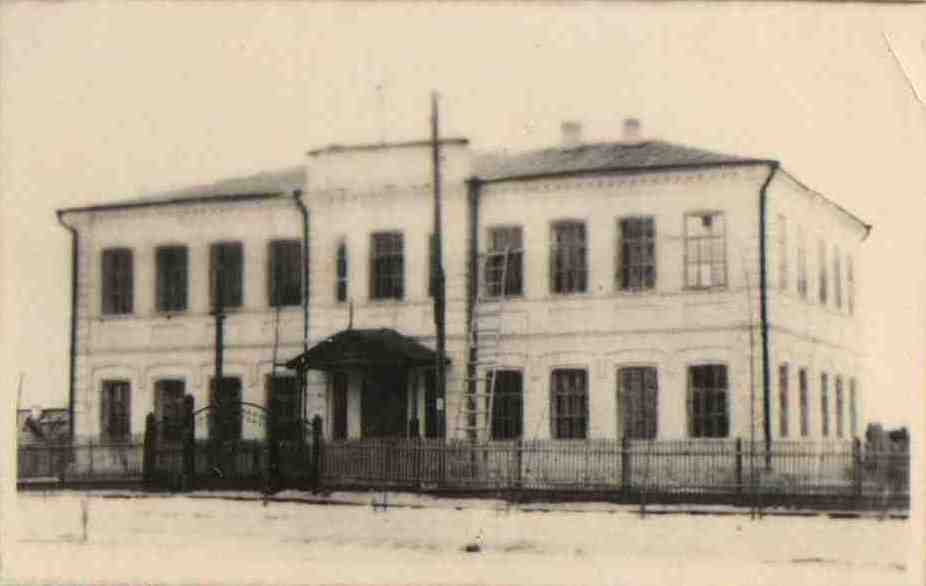 Школьное здание с 1921 года в котором сейчас располагается Покровская территориальная организация